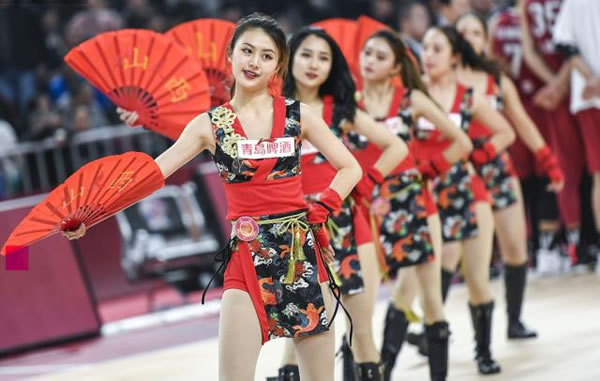 不是胡明轩！不是贝兹利！广东队险胜最大功臣，徐杰助杜锋过关